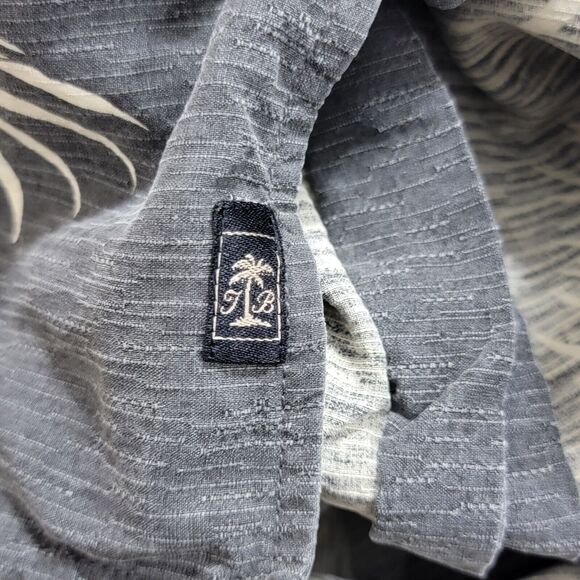 Tommy Bahama Shirt Mens Small Gray 100% Silk Hawaiian Palms Casual Button Up - Picture 10 of 14